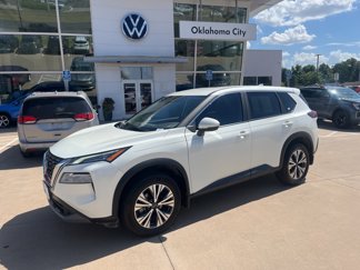 Used 2023 Nissan Rogue SV image 1