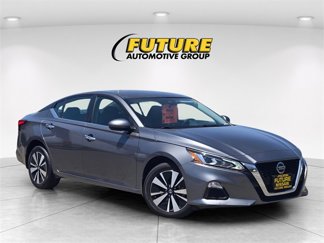 Used 2022 Nissan Altima 2.5 SV image 1