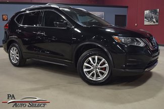 Used 2017 Nissan Rogue SV image 1