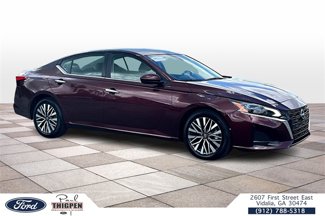 Used 2023 Nissan Altima 2.5 SV image 1