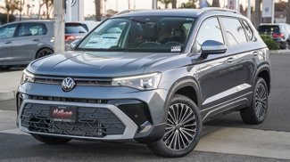 New 2025 Volkswagen Taos SE image 1