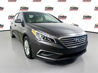 Used 2017 Hyundai Sonata SE image 1