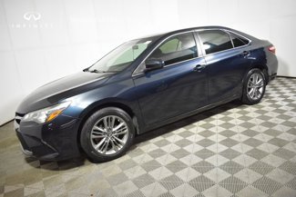 Used 2016 Toyota Camry SE image 1