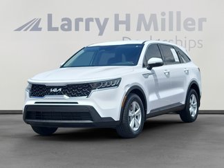 Used 2022 Kia Sorento LX image 1