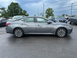 Used 2024 Nissan Altima 2.5 SV w/ SV Premium Package image 1