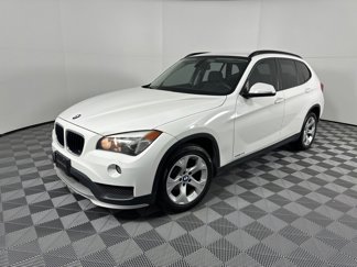 Used 2015 BMW X1 sDrive28i image 1