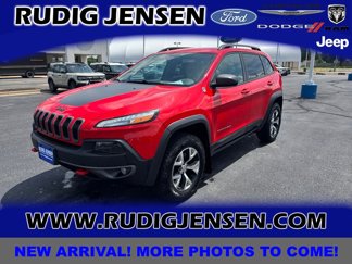 Used 2017 Jeep Cherokee Trailhawk image 1