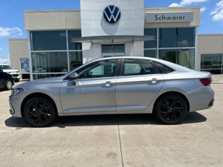 New 2025 Volkswagen Jetta SE image 1