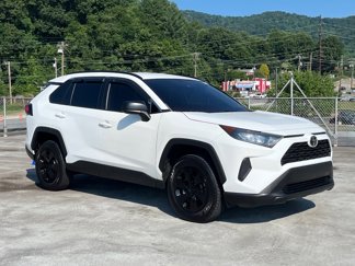 Used 2021 Toyota RAV4 LE image 1