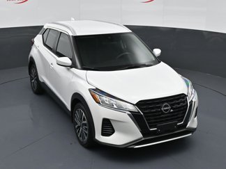 Used 2022 Nissan Kicks SV image 1
