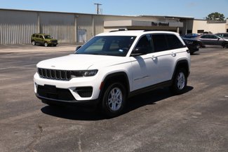 Used 2024 Jeep Grand Cherokee Laredo w/ Trailer Tow Package image 1