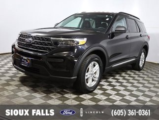 Certified 2022 Ford Explorer XLT image 1