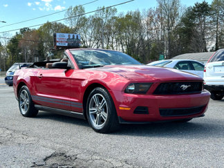 Used 2010 Ford Mustang Convertible image 1