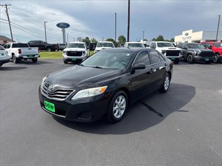 Used 2011 Toyota Camry LE image 1