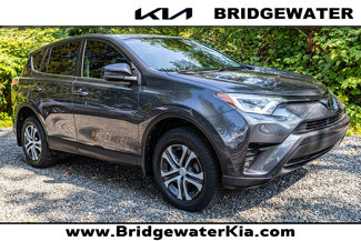 Used 2018 Toyota RAV4 LE image 1