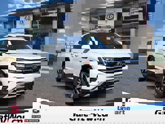 Used 2022 Volkswagen Atlas Cross Sport SE image 1