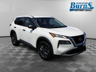 Used 2023 Nissan Rogue S image 1