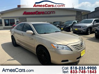 Used 2009 Toyota Camry LE image 1