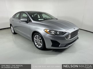 Used 2020 Ford Fusion SE image 1