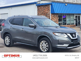 Used 2017 Nissan Rogue SV image 1