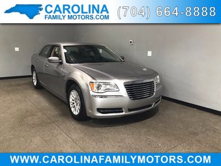 Used 2013 Chrysler 300 image 1