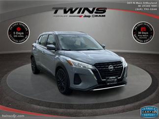 Used 2021 Nissan Kicks SV image 1