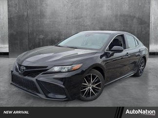 Used 2023 Toyota Camry SE image 1