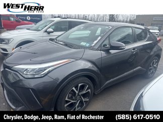 Used 2022 Toyota C-HR XLE image 1