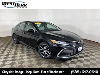 Used 2023 Toyota Camry XLE image 1