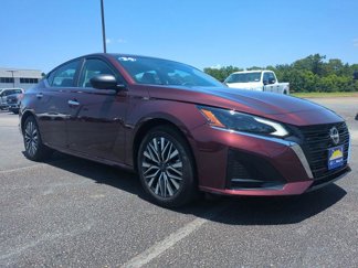 Used 2024 Nissan Altima 2.5 SV image 1