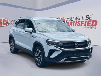 Certified 2022 Volkswagen Taos SE image 1