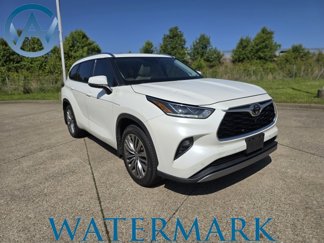 Used 2021 Toyota Highlander Platinum image 1