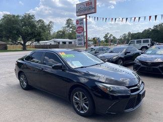 Used 2016 Toyota Camry SE image 1