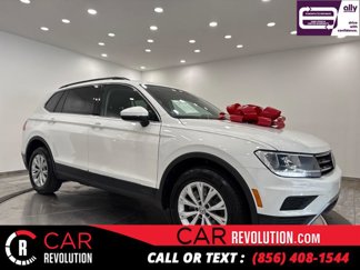 Used 2018 Volkswagen Tiguan SE w/ Panoramic Sunroof Package image 1