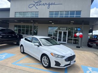 Used 2019 Ford Fusion SE image 1