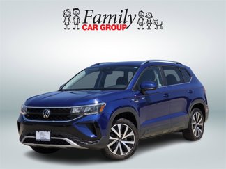 Used 2024 Volkswagen Taos SE image 1