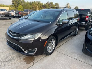 Used 2017 Chrysler Pacifica Limited image 1