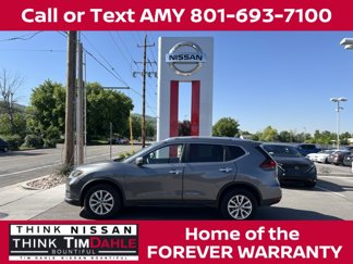 Used 2019 Nissan Rogue SV image 1