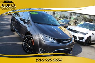 Used 2018 Chrysler Pacifica Limited w/ Advanced Safetytec Group image 1