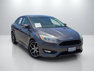 Used 2015 Ford Focus SE w/ SE Ecoboost Package image 1