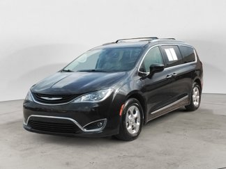 Used 2018 Chrysler Pacifica Touring-L image 1