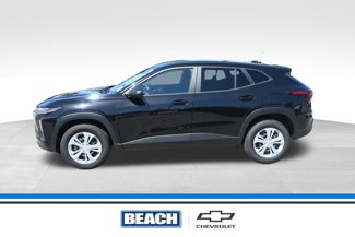 Used 2025 Chevrolet Trax LS image 1