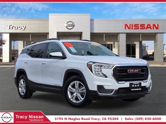 Used 2022 GMC Terrain SLE w/ Driver Convenience Package image 1