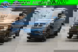 Used 2020 Volkswagen Tiguan SE w/ Panoramic Sunroof Package image 1