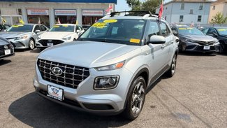 Used 2023 Hyundai Venue SEL image 1
