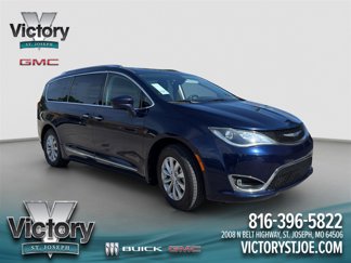 Used 2019 Chrysler Pacifica Touring-L image 1
