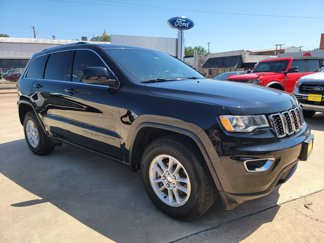 Used 2018 Jeep Grand Cherokee Laredo image 1