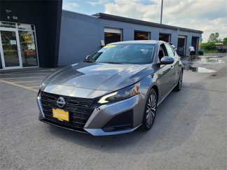 Used 2023 Nissan Altima 2.5 SV image 1