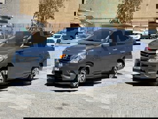 Used 2017 Nissan Versa SV image 1