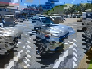 Used 2020 Hyundai Santa Fe SE image 1